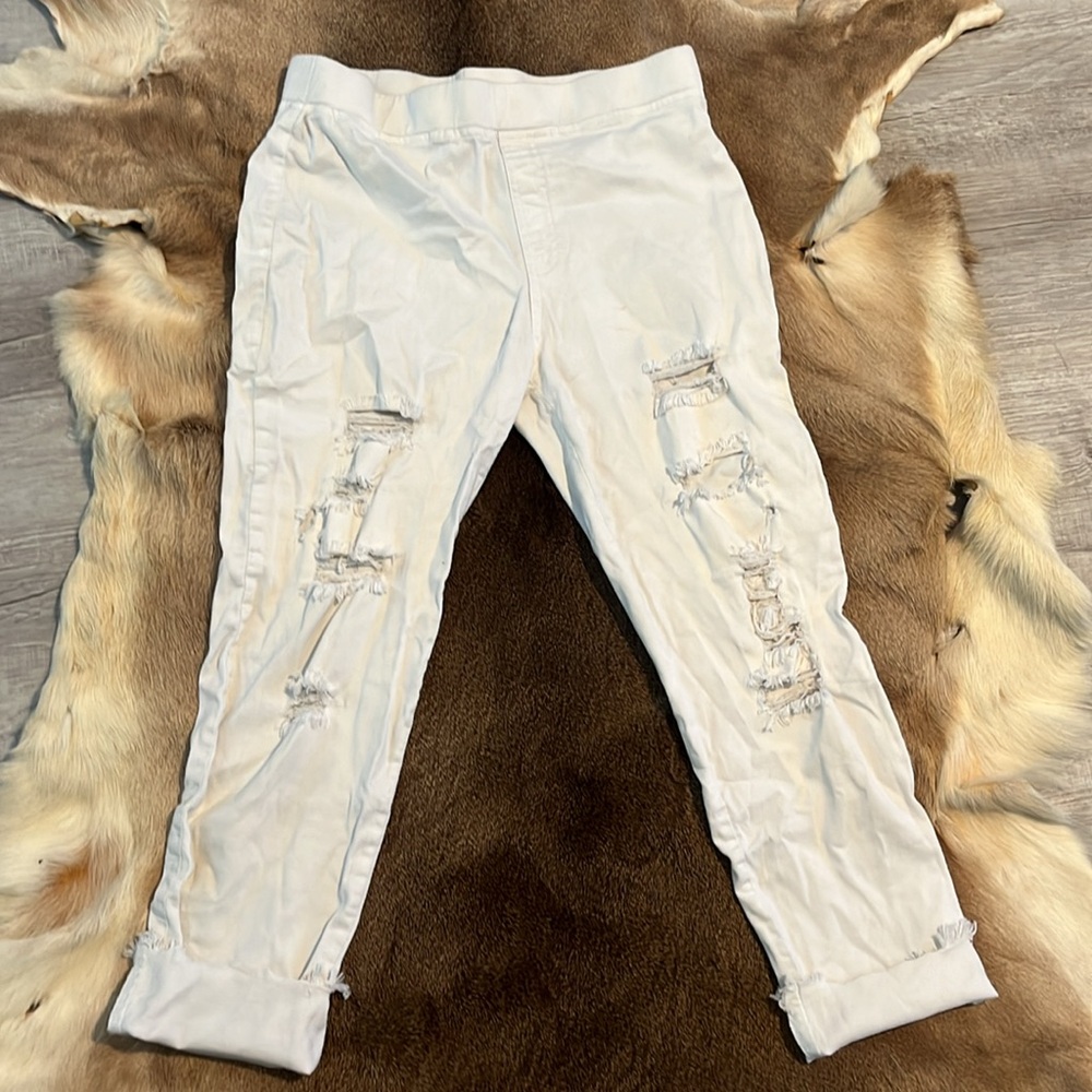 White Capris - Picture 3 of 3